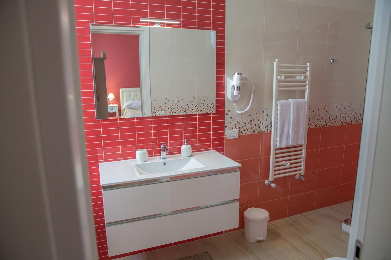 Gleda Rooms Deluxe بومبيي المظهر الخارجي الصورة