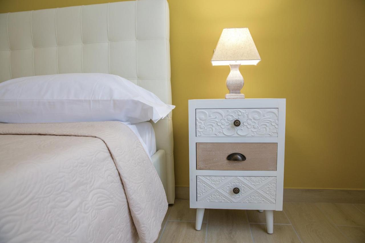 Gleda Rooms Deluxe بومبيي المظهر الخارجي الصورة