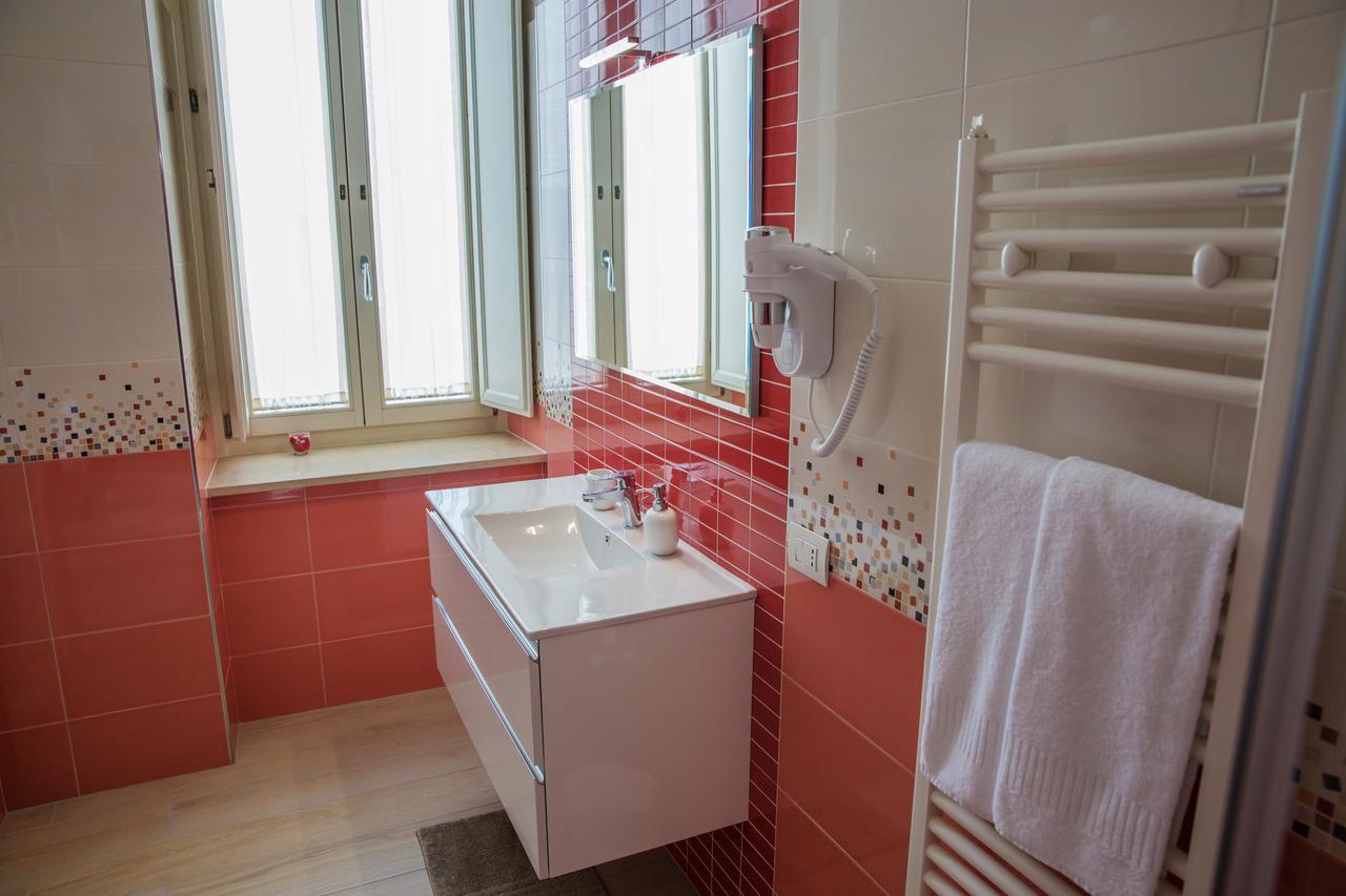 Gleda Rooms Deluxe بومبيي المظهر الخارجي الصورة