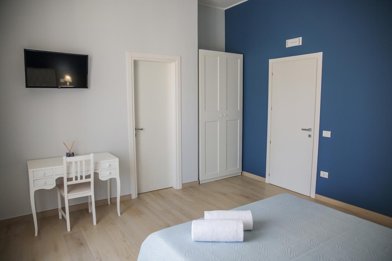 Gleda Rooms Deluxe بومبيي المظهر الخارجي الصورة
