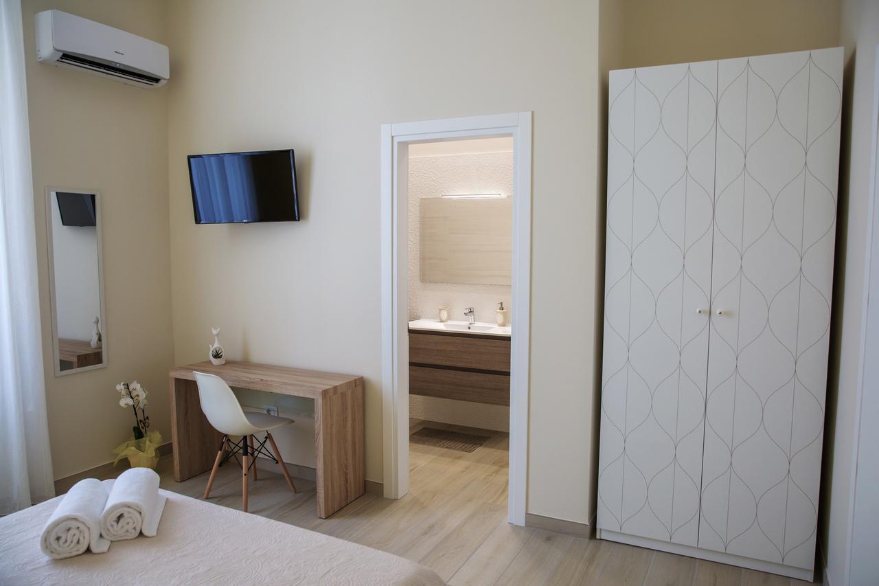 Gleda Rooms Deluxe بومبيي المظهر الخارجي الصورة